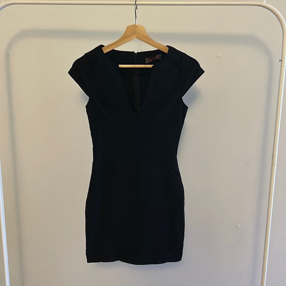 black skin tight dress